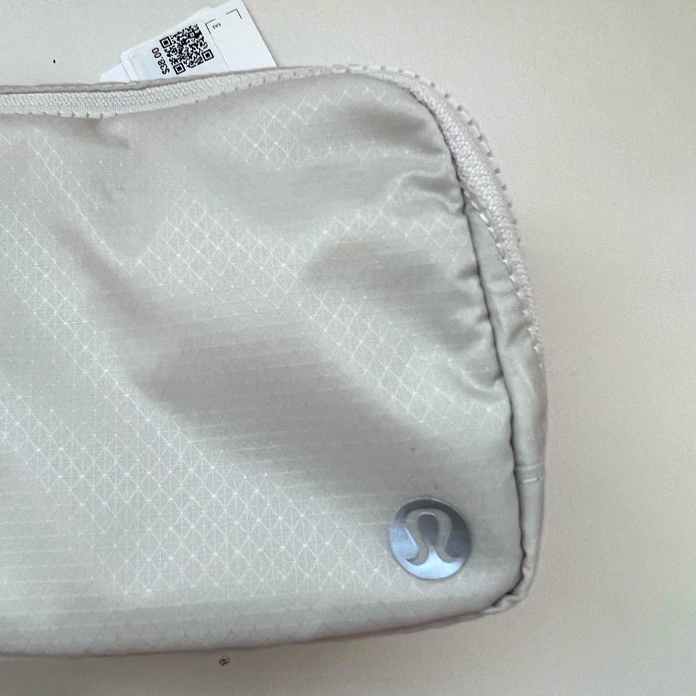 Lululemon WHITE OPAL Belt Bag